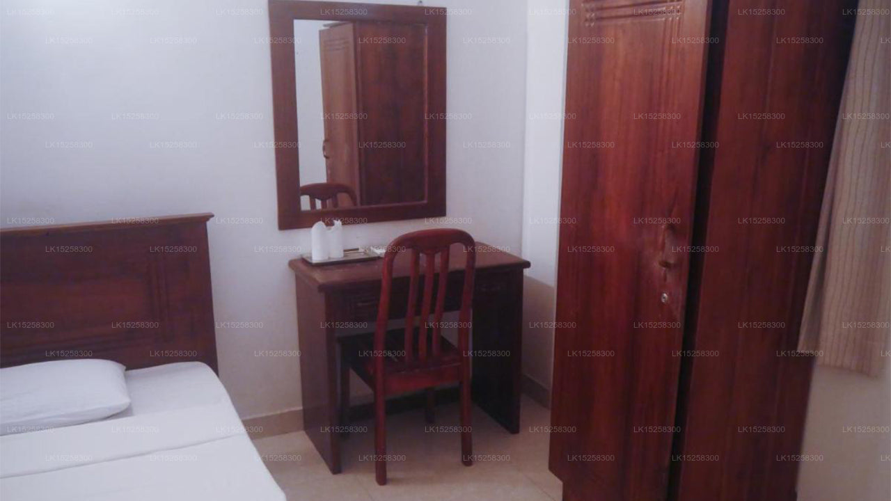 Visaka Hotel, Kataragama