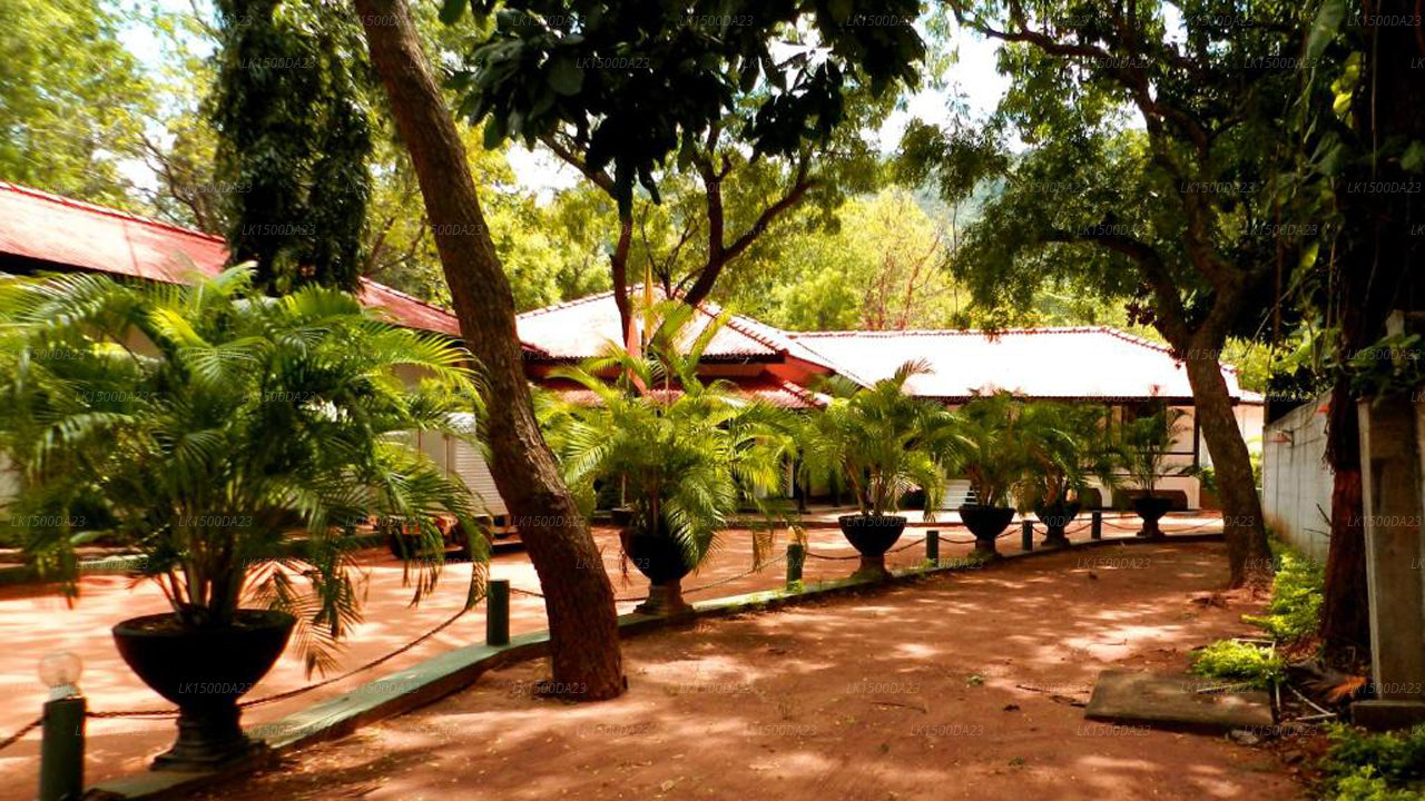 Jayasinghe Holiday Resort, Kataragama