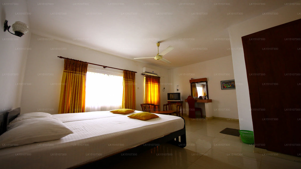 Aqua Pearl Lake Resort, Moratuwa