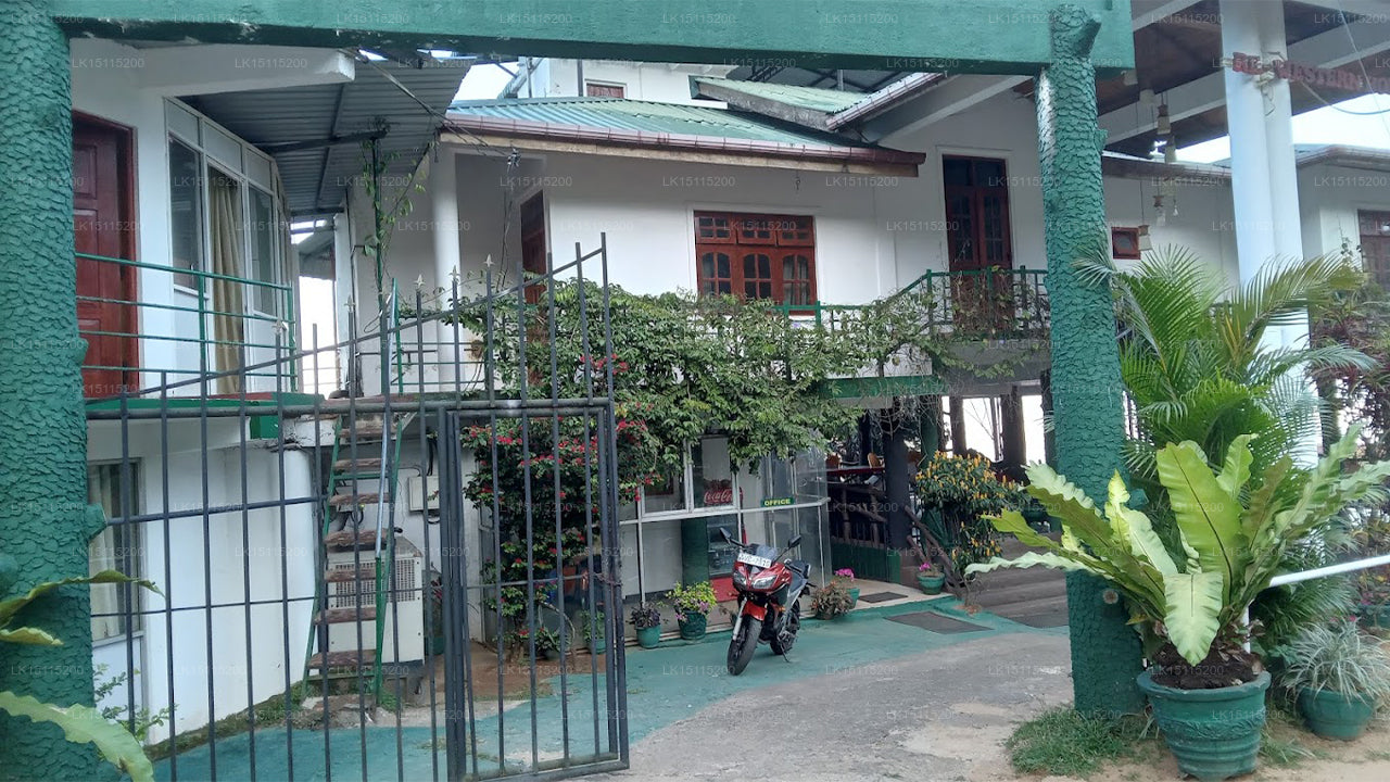 Re-Western Holiday Village, Matale