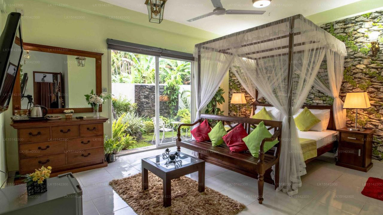 Hidden Paradise, Piliyandala