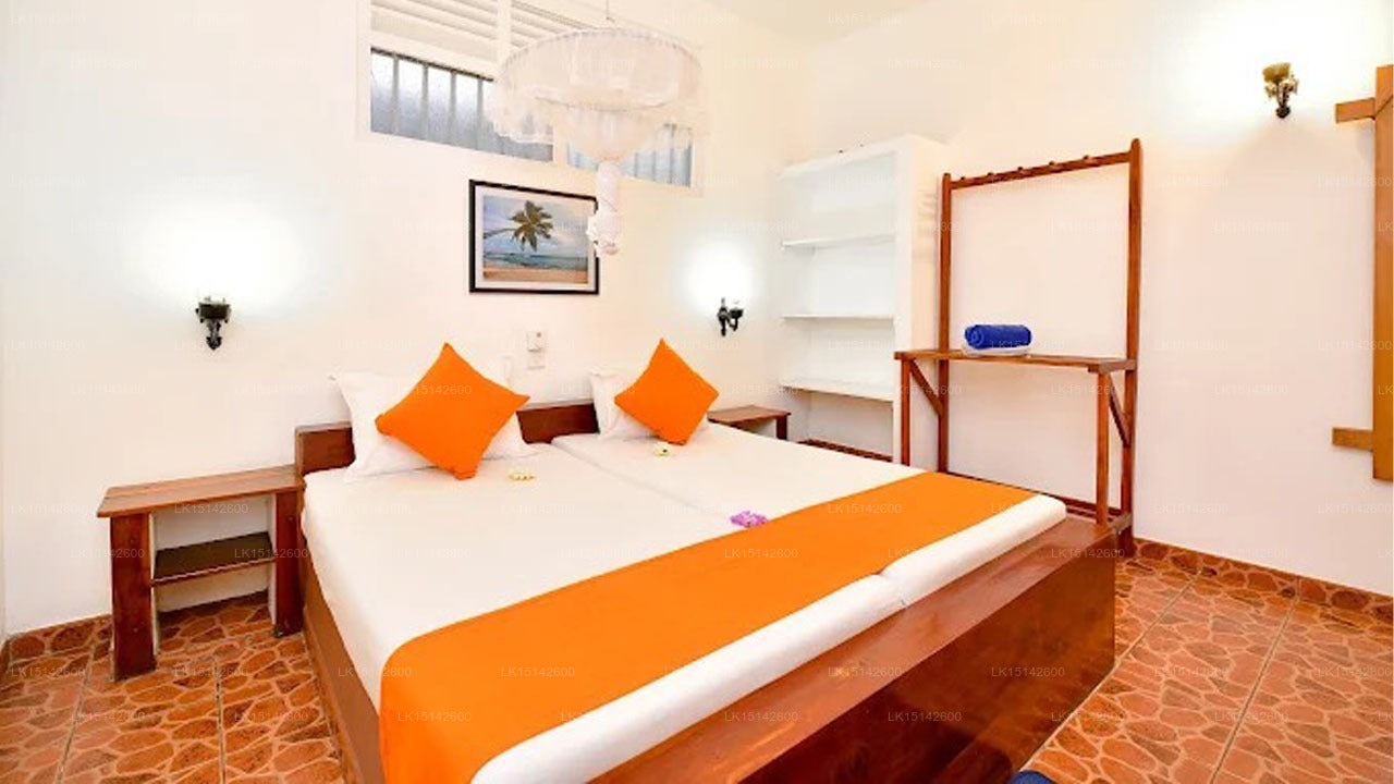 International Beach Hotel & Restaurant, Hikkaduwa