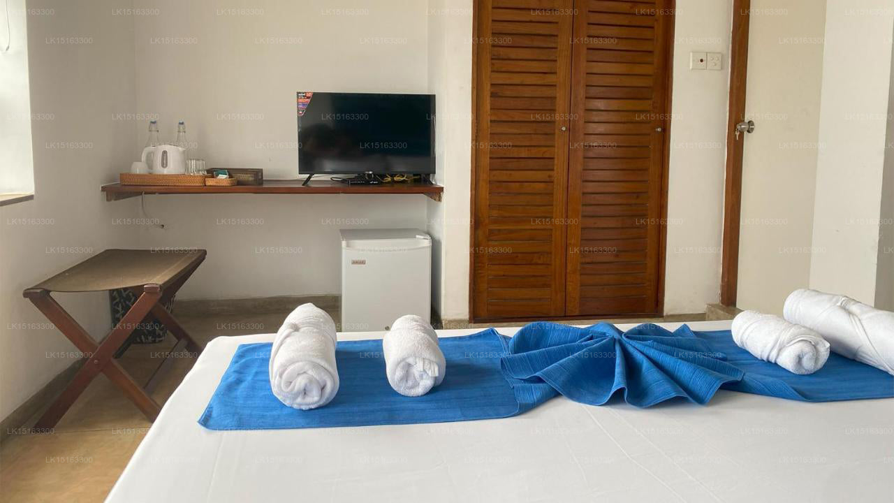 The Ocean Front, Colombo