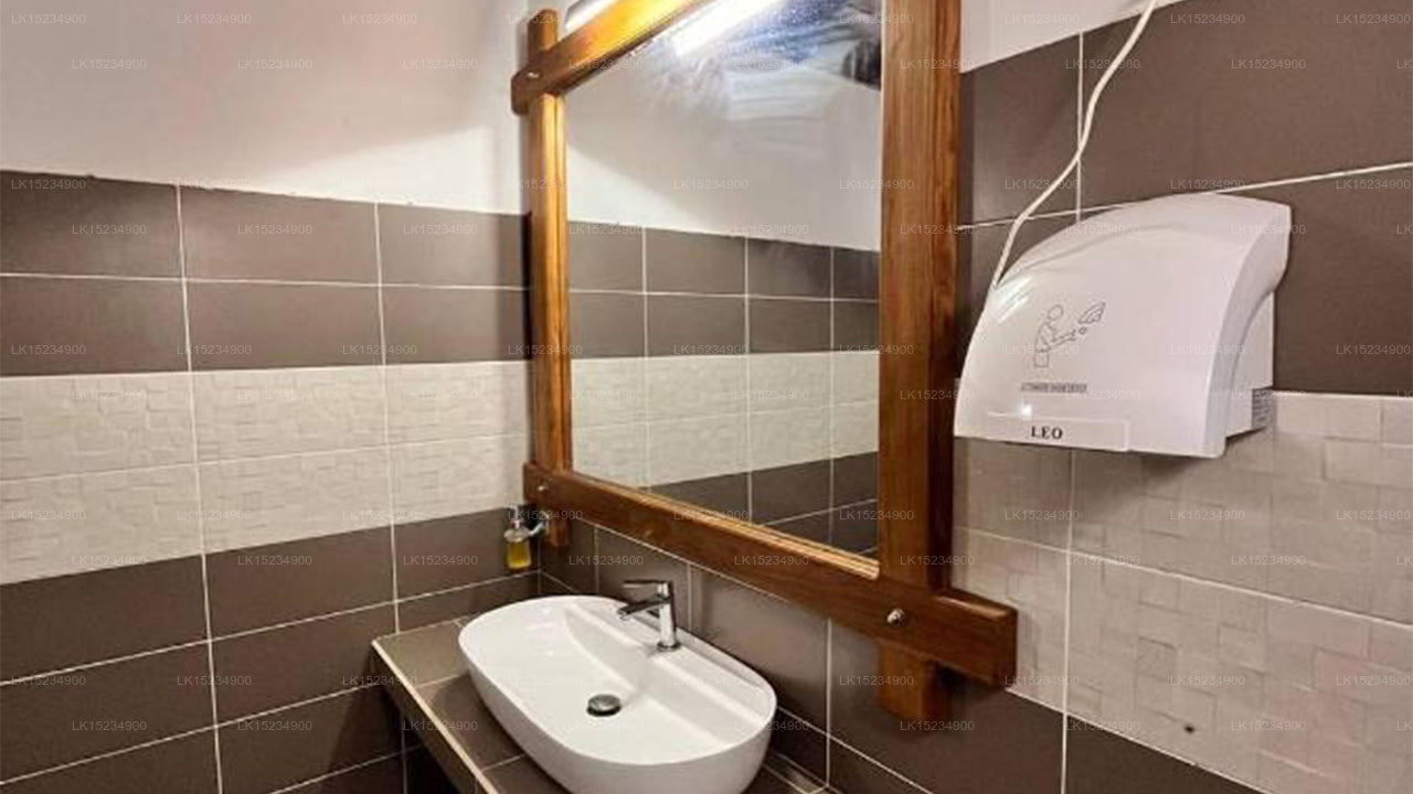 NN Beach Hotel, Nilaveli