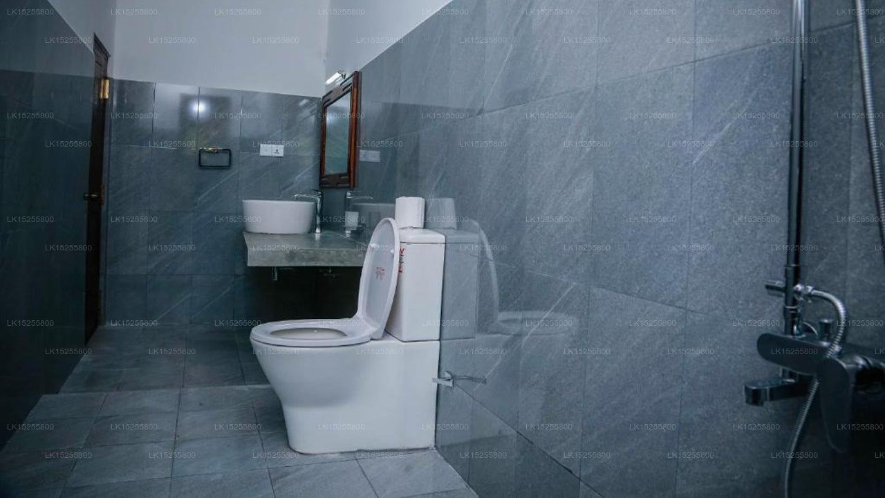 Grand Ella Motel, Ella