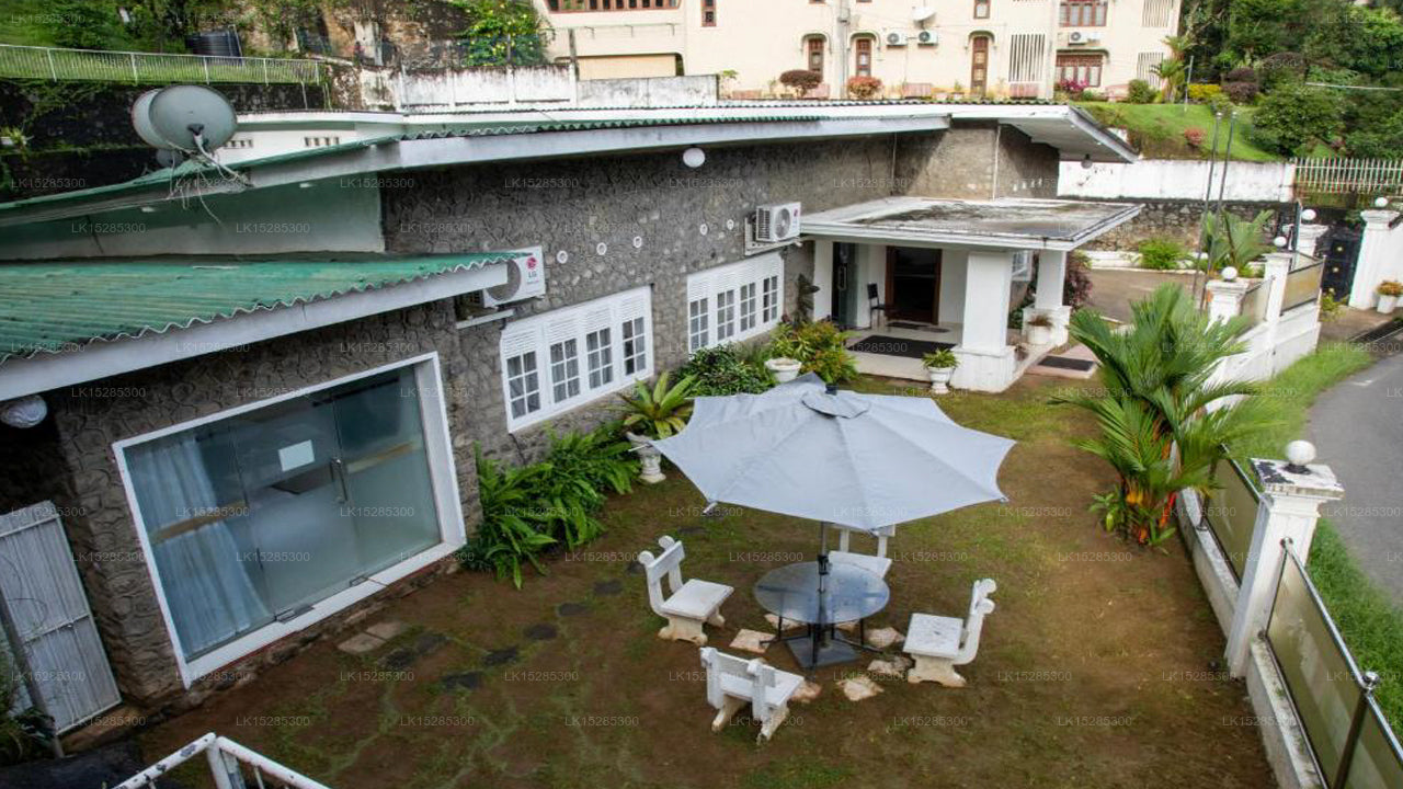 Funk Bunks - By The Lake, Kandy