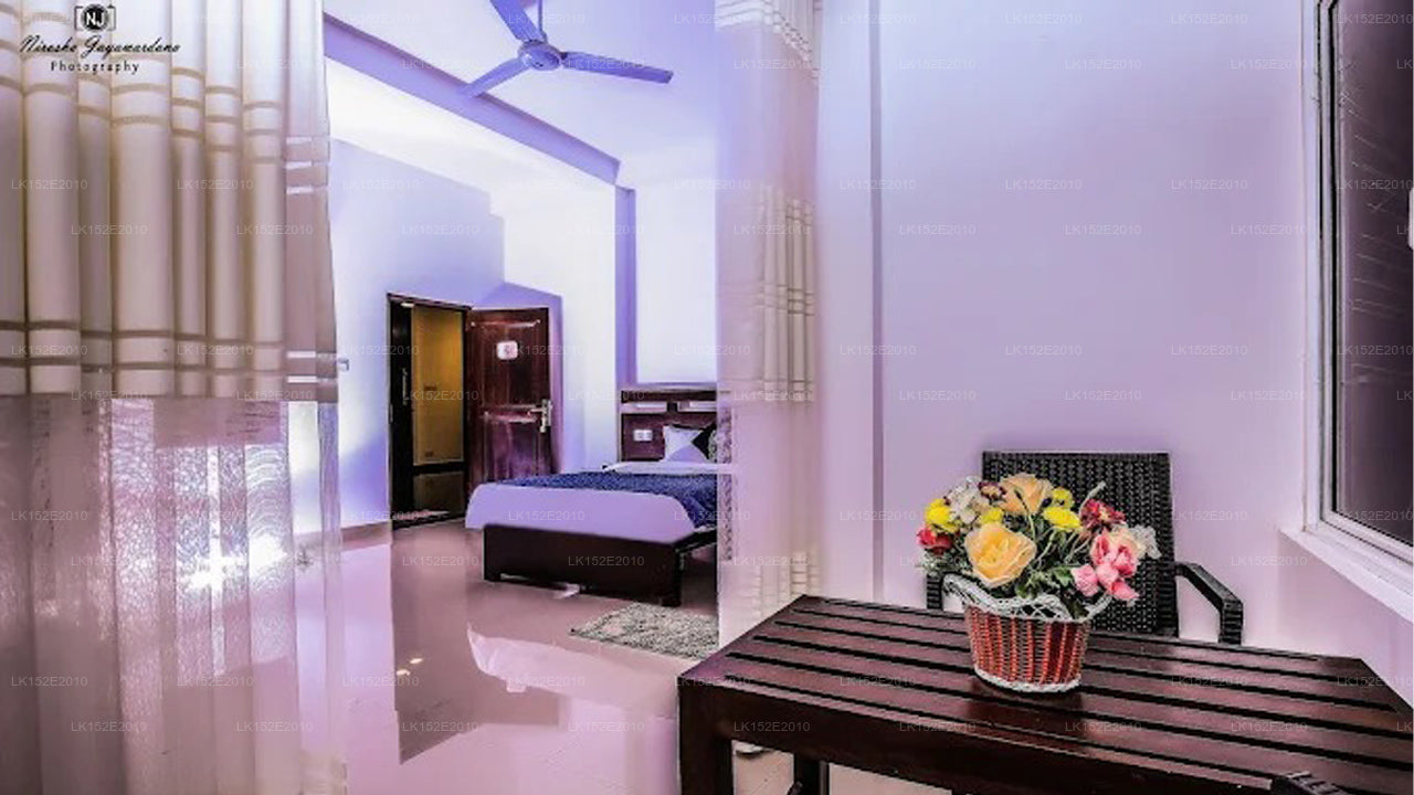 lavenro hotel & resort, Deniyaya