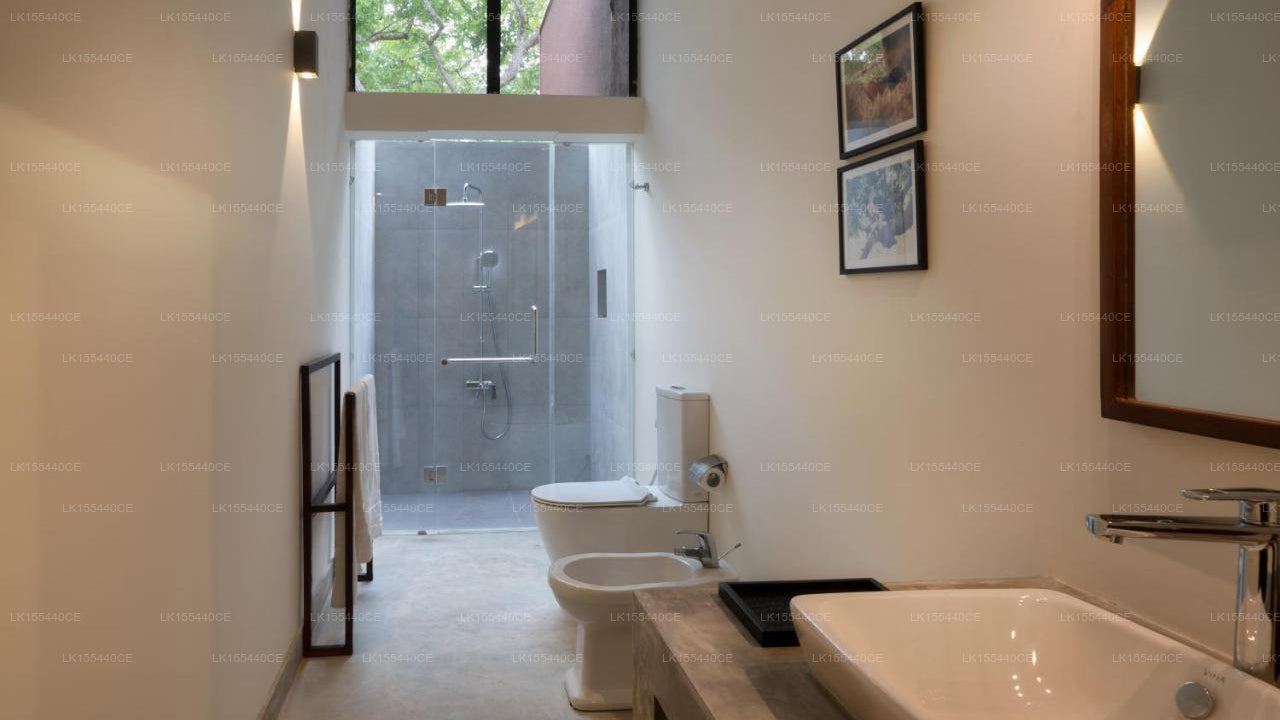 Neem Tree House, Kirinda