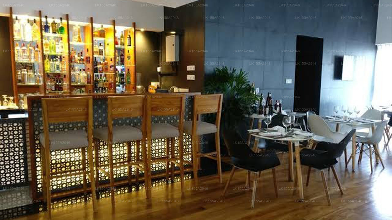 Ocean Edge Suites & Hotel Colombo