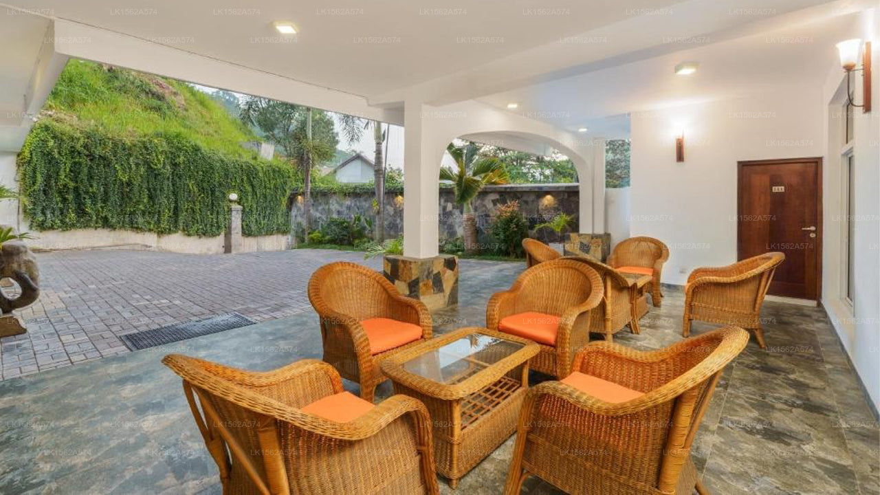 Hotel Travellers Nest, Kandy