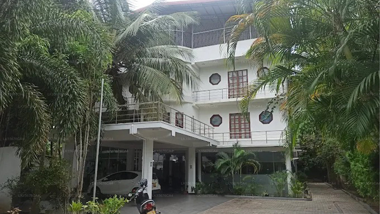 Thampa Tourist Hotel in, Vavuniya