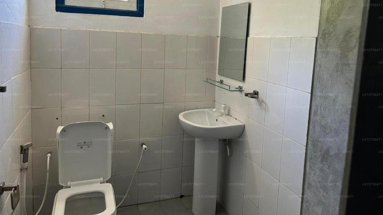 Bliss Bay at the rock, Nilaveli