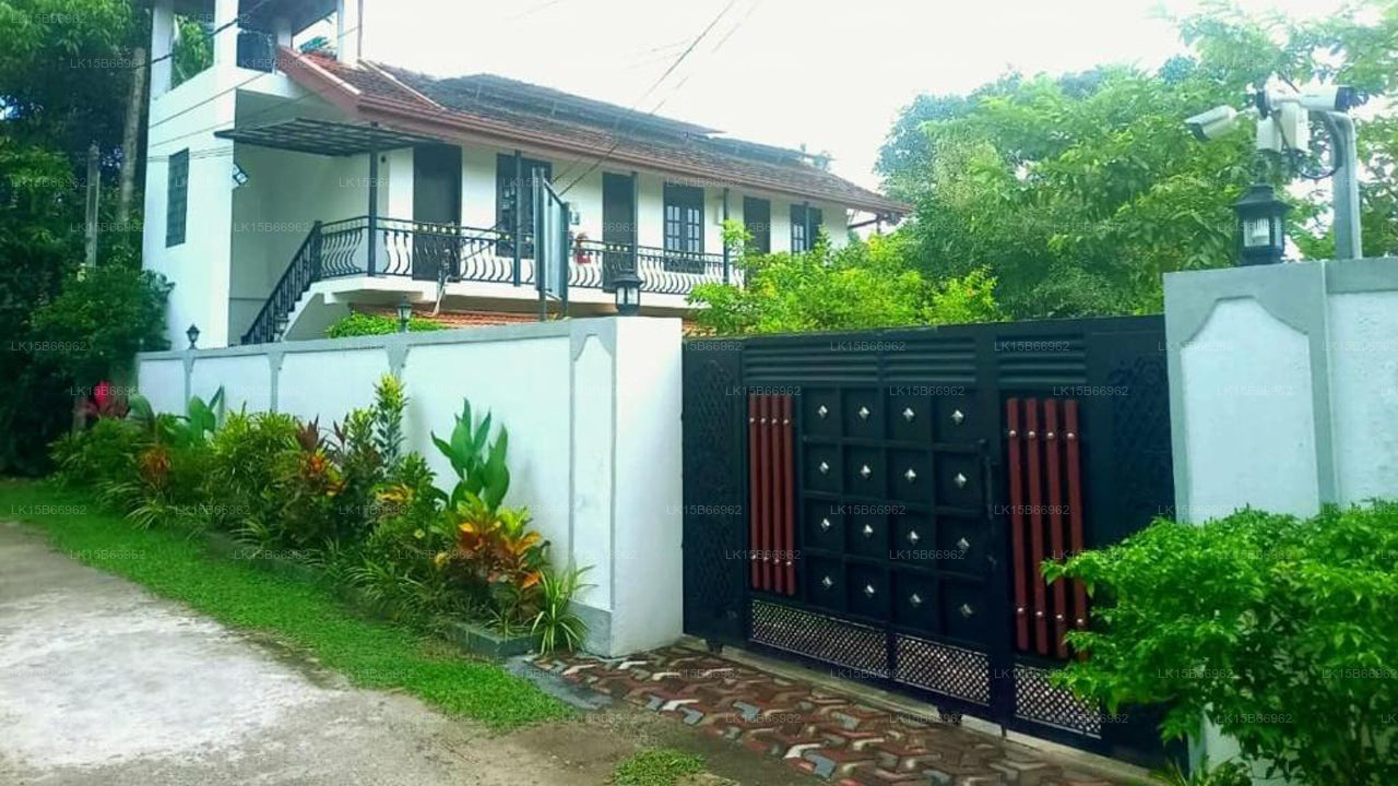 Dinu Lanka Resort, Katunayake