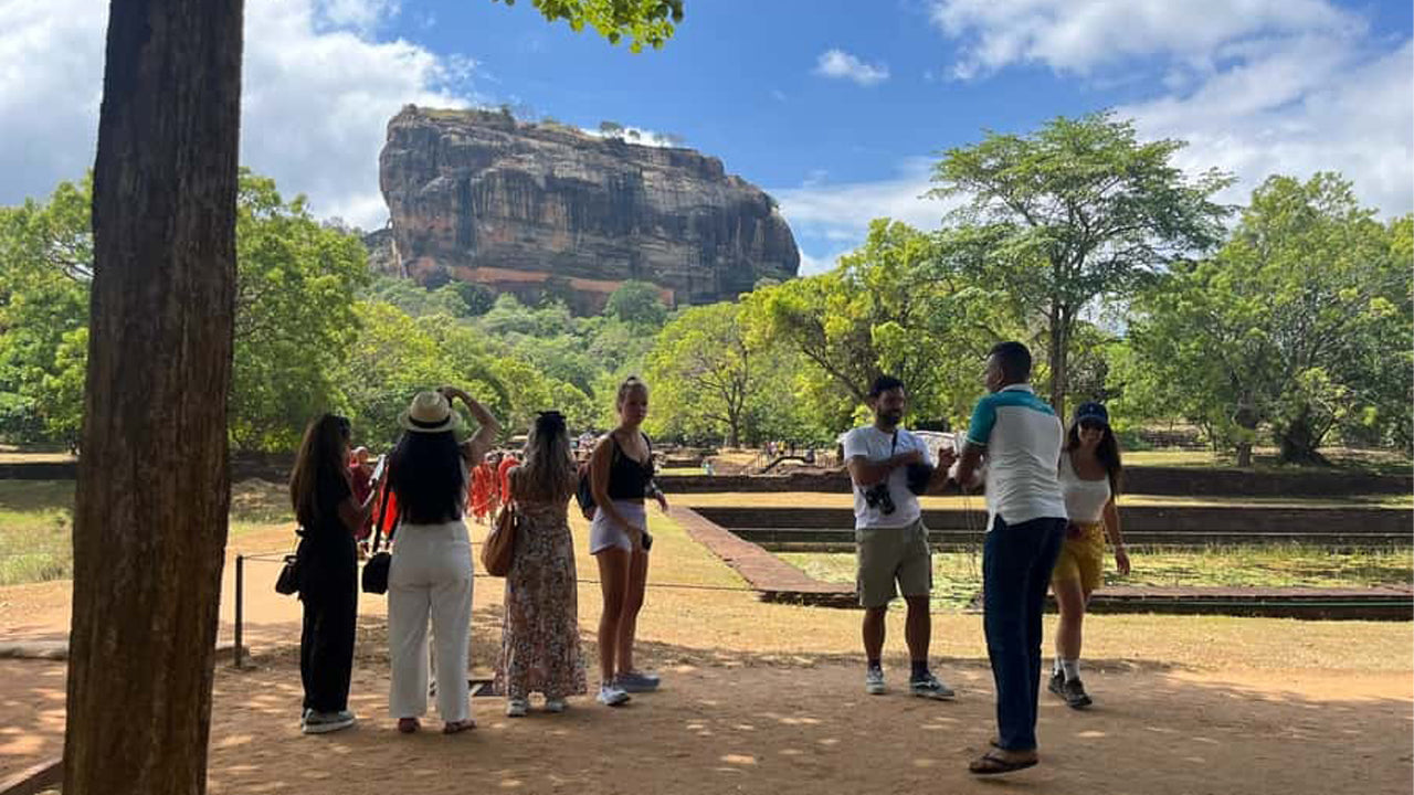 Wycieczka z przewodnikiem po Sigiriya z biletami wstępu