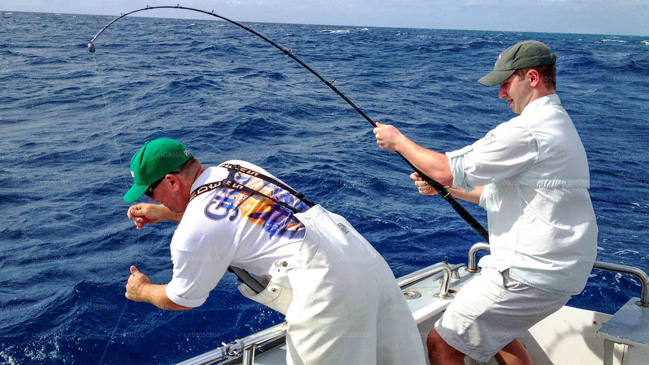 Prywatny rejs wędkarski luksusową łodzią motorową z Mirissy