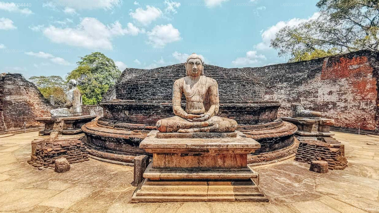 Anuradhapura and Polonnaruwa Ancient Cities Tour from Trincomalee