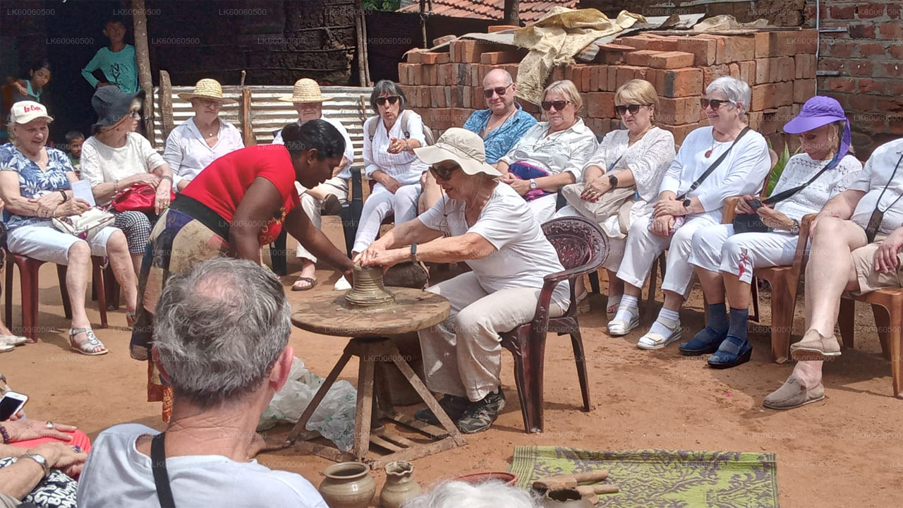 Wycieczka do wioski Hiriwadunna z Habarany