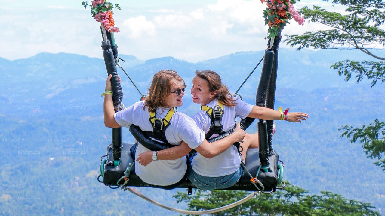Huśtaj się w Ambuluwawa z panoramicznym widokiem na Kandy