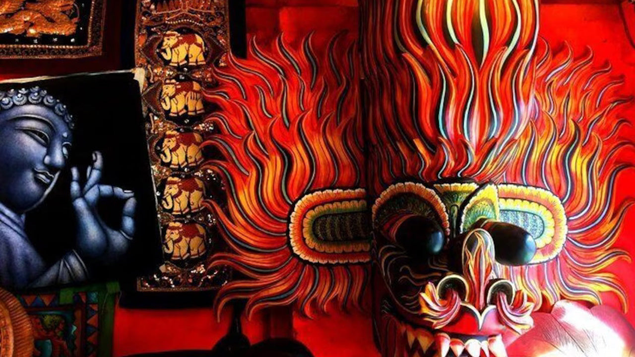 Malowanie maski z Ambalangody