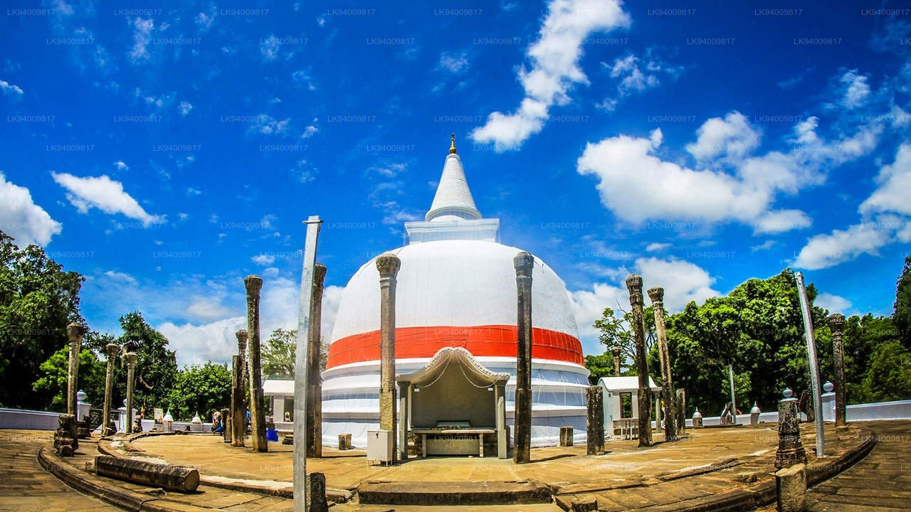 Święte miasto Anuradhapura z Kolombo