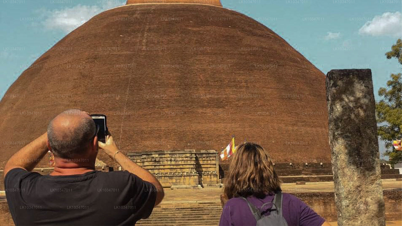 Święte miasto Anuradhapura z Kolombo (3 dni)