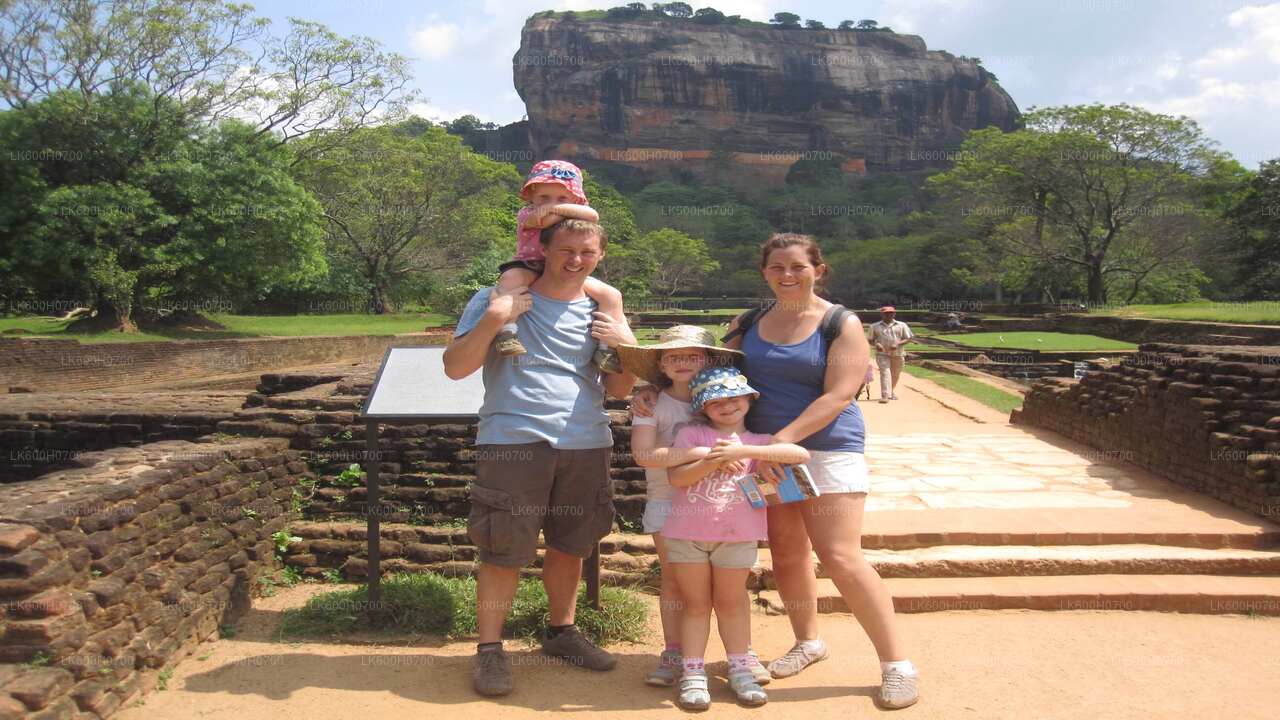 Sigiriya Rock and Village Tour z Kolombo