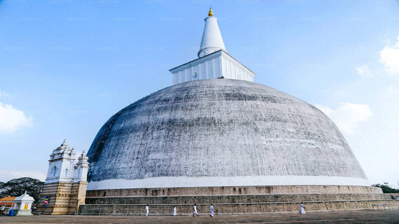 Święte miasto Anuradhapura z Sigiriya