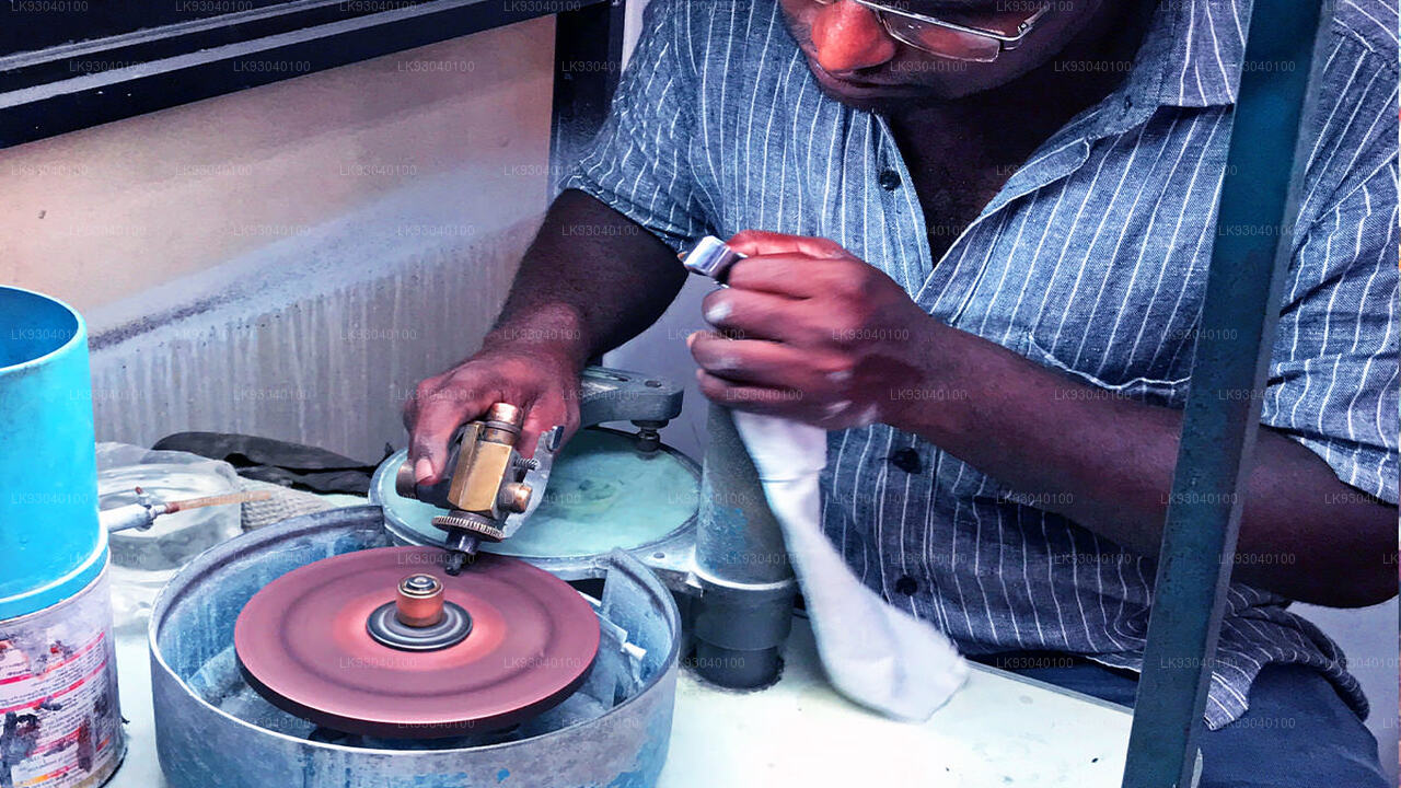 Pracownia kamieni szlachetnych i biżuterii z Weligama