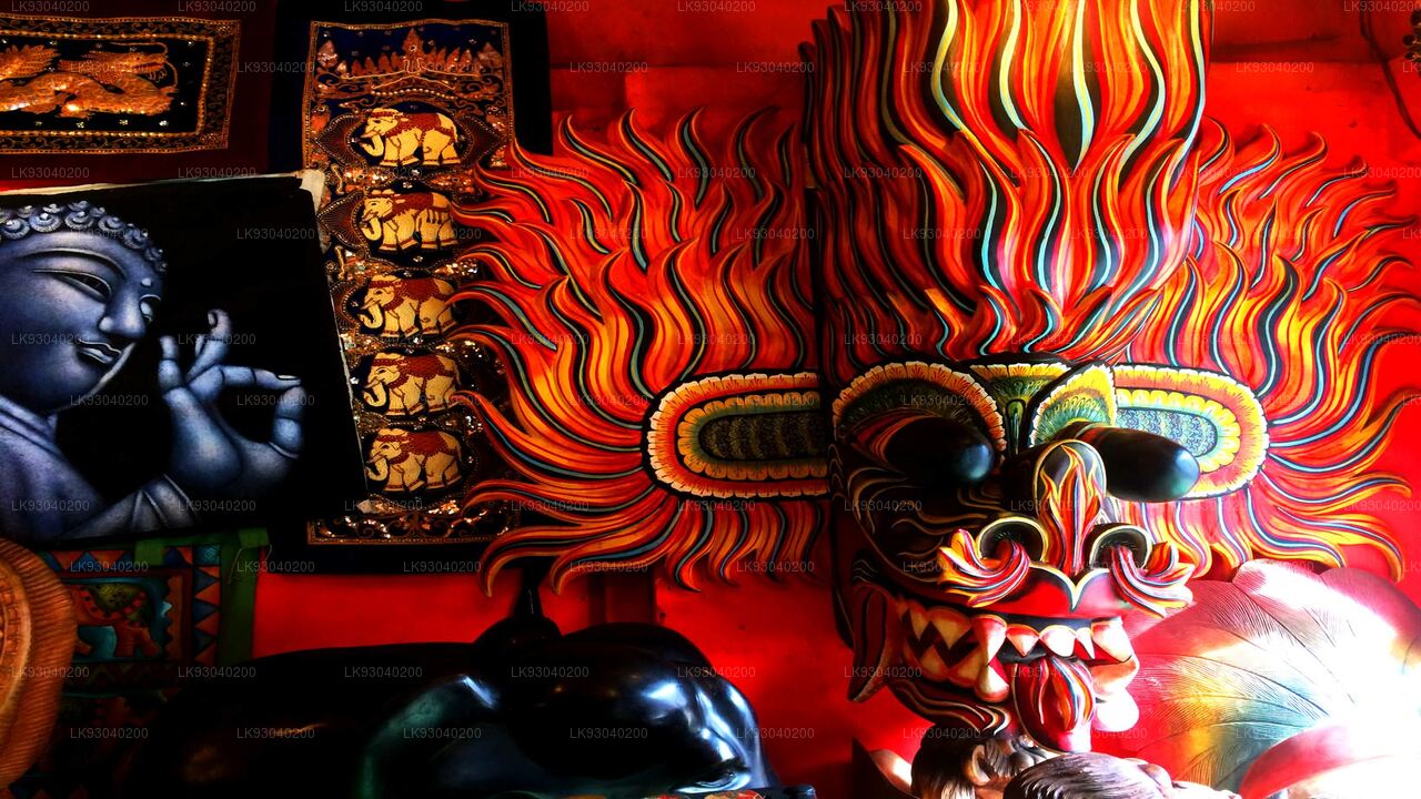 Warsztaty robienia masek prowadzone przez Mirissę